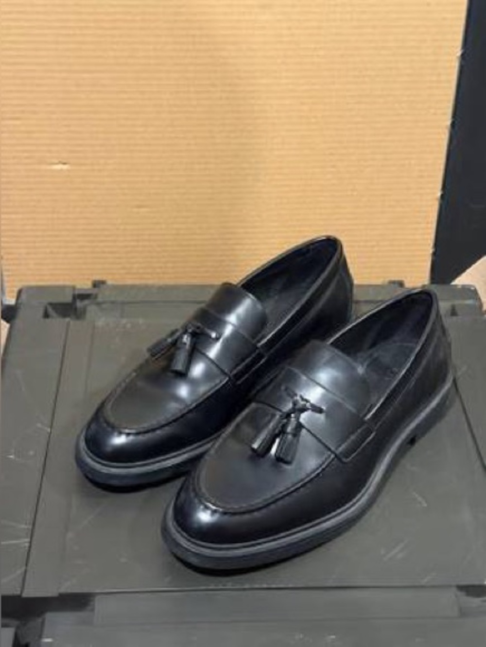 Zara Smart Tassel Loafers (Men's) [Size 42]